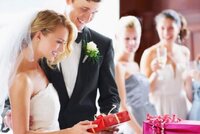 5 весільних подарунків, які притягують нещастя: народні прикмети