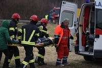 Екіпажі патрульних, десятки рятувальників та медики евакуювали людей біля Рівного (ФОТО)