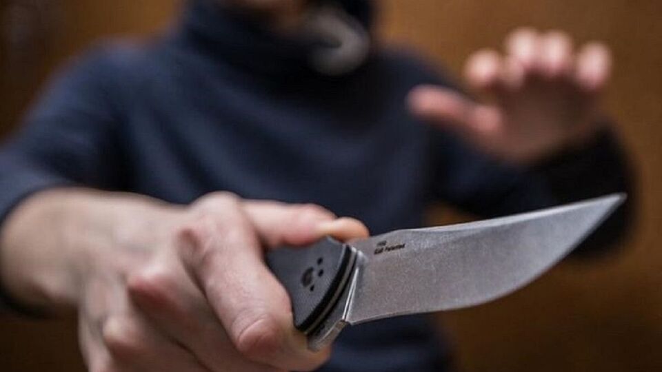 Нічний конфлікт у Рівному: Чоловік ударив ножем товариша (ФОТО)