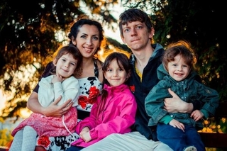 Валерій Мартинюк з родиною. Фото з його сторінки у Фейсбуці