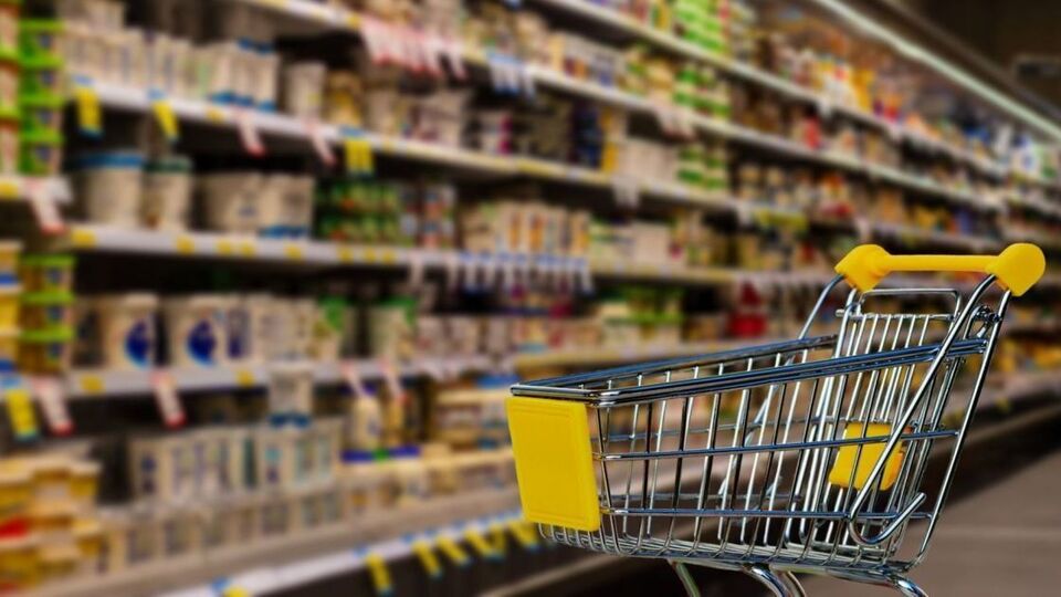 Супермаркети готують нові цінники: які продукти подорожчають