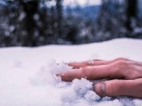 Був у критичному стані: 47-річний чоловік з Рівненського району ледь не замерз біля закинутої ферми
