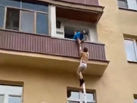 Відео втечі горе-коханця по простирадлах з балкона стало хітом у соцмережі