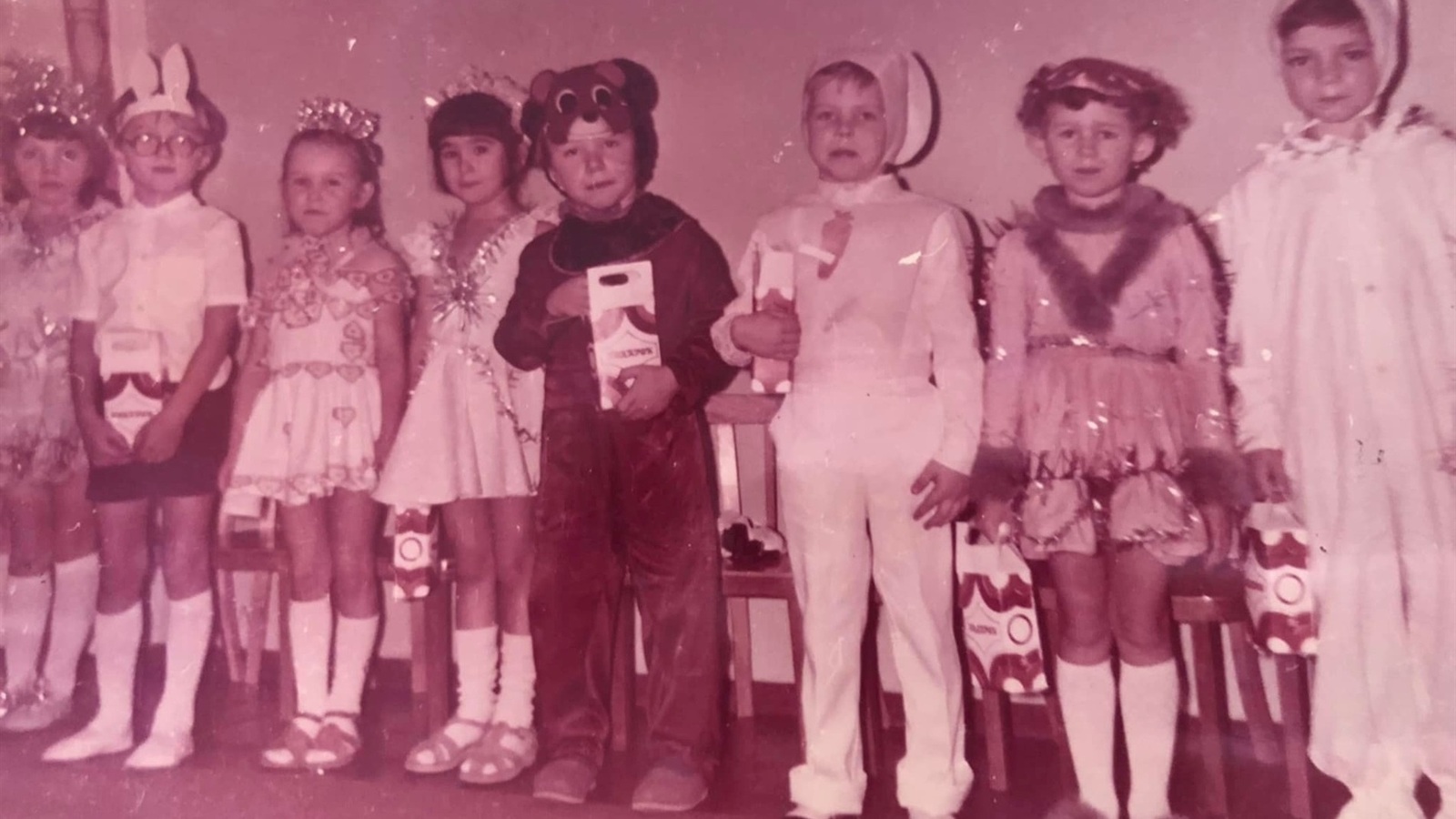 Не просто так: чому в СРСР дітей на Новий рік одягали у зайчиків і сніжинок