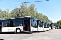 У Рівному з’явилися нові комунальні автобуси: Коли вони виїдуть на вулиці міста