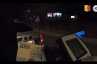 Рухалися зигзагами: нетверезі українці спробували підкупити чеських поліцейських 2 тисячами крон (ФОТО/ВІДЕО)
