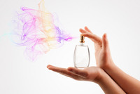 Як обрати ідеальний парфум для літа: 3 поради для підбору власного аромату