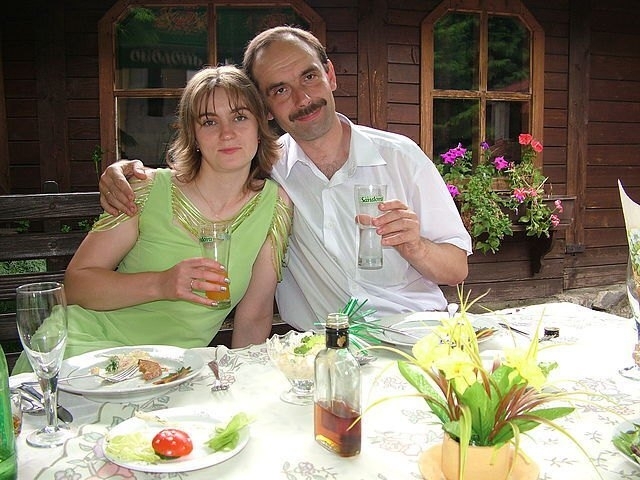 Лікар Іван Венжинович зі своєю дружиною Наталією