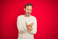 Терпнуть і німіють руки – про які хвороби це говорить