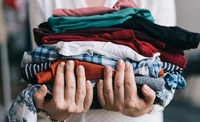 Будемо відшивати самі або доношувати старий: в Україну перестали завозити новий одяг