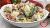 «Берлінський» – смачний і ситний салат на свято та щодень. З легкістю замінить «Олів'є» (РЕЦЕПТ)