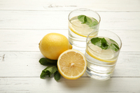 Користь води з лимоном для схуднення - це міф. І ось чому 