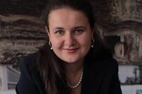 Син дисидента і колишній голова «Ощадбанку»: як виглядає чоловік відомої рівнянки Маркарової