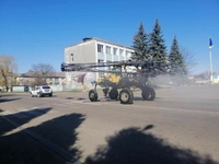 «Машина-дикобраз» бореться з COVID-19 у містечку на Рівненщині (ФОТО)
