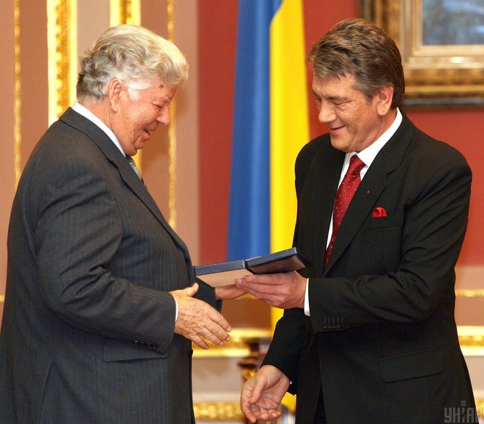 Ліворуч -- Порошенко, праворуч -- Ющенко