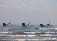 В мережу виклали фото переміщення російського військового флоту в акваторію Чорного моря