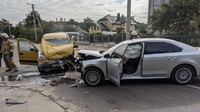 Лобове зіткнення Volkswagen і Renault: ДТП у Рівному (ФОТО/ВІДЕО)