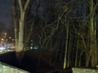 Ввечері темно - на вході до парку імені Шевченка Рівного (ФОТО)