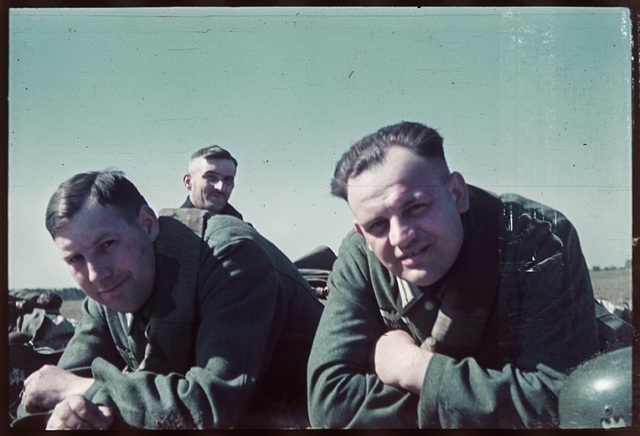 Німецькі солдати на привалі. Україна, 1941 рік. Приватна колекція Артура Бондаря