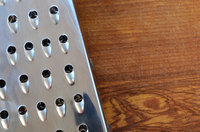 Терка знову буде гостра: 3 прості способи заточити її вдома