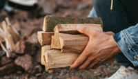 На Рівненщині чоловік вирішив «продавати» дрова шахрайським способом
