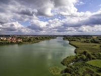 Як забудований берег Басівкутського озера виглядає з неба (ФОТО)
