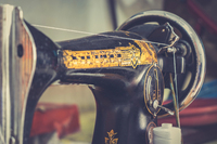 Скарби з бабусиного горища: чому старі швейні машинки такі цінні 