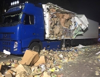 Унаслідок зіткнення вантажівок на Рівненщині загинув водій (ФОТО) 