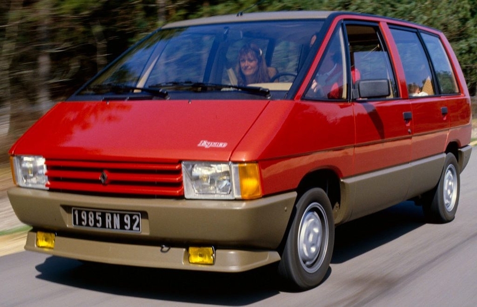 Багатоцільовий транспортний засіб або MPV як новий клас автомобілів з’явився в середині вісімдесятих, коли неймовірно квадратний Renault Espace надійшов на ринок Європи. Найпоширеніший тип MPV - це мінівен.