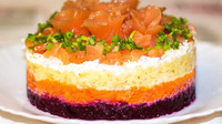 Салат «Королівська шуба»: традиційна страва по-новому підкорить серця усіх гостей