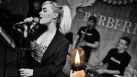 Їй було всього 28 років: померла українська співачка — зірка «Голосу країни»