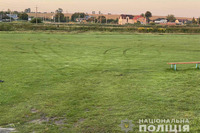 Нічні розваги на Рівненщині: любителі дрифту пошкодили футбольне поле (ФОТО)

