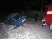 У різдвяний вечір на Рівненщині перекинувся легковик (ФОТО)