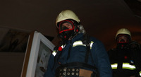 Більше десятка людей евакуювали через пожежу у будинку на Рівненщині (ВІДЕО)