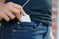Навіщо потрібна маленька кишеня на джинсах: Майже ніхто нею не користується