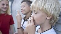 Електронні цигарки у школах перегнали звичайні: на Рівненщині провели опитування