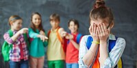 Дістають навіть за кордоном: українські діти скаржаться на булінг з боку росіян у місцевих школах
