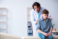 16-річного хлопця з Сарн у супроводі педагога доставили до медзакладу на огляд: Тест був позитивний