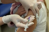 Жінці на Рівненщині вкололи не ту вакцину. Винні медики? (ВІДЕО)