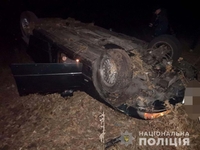 ДТП під білоруським кордоном: BMW пів ночі пролежало на даху посеред дороги (ФОТО)