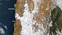 Одна з найсухіших пустель світу вкрилася снігом: NASA показало незвичайні кадри