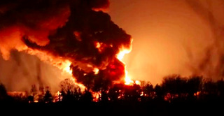Фото з пожежі на нафтобазі під Києвом - ICTV