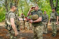 Військовий з Рівненщини отримав нагороду від Головнокомандувача ЗСУ 