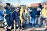 3 000$ за виїзд: на Рівненщині викрили схему переправлення призовників через кордон