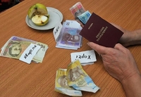 Українців готують до найгіршого: пенсії можуть впасти на 20%