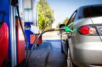 Вартість пального знижується: які ціни зараз на українських АЗС?