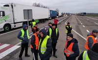 22-кілометрова черга у Ягодині: водії фур страйкують, бо «митниця – не працює»  (5 ФОТО)