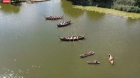 У Рівному готуються до фестивалю прадавніх човнів. Басівкутське озеро «ожило» (ВІДЕО) 