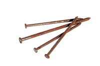 Яке лихо може принести знайдений на порозі цвях: народні прикмети