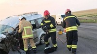 ДТП на трасі Київ-Чоп: рятувальники діставали з розбитого Volkswagen чоловіка (ФОТО)